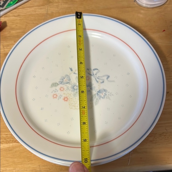 Corning - Corelle - Contry Cornflower, Dinner Plate - Blue Flower, Tan Basket - Picture 3 of 4